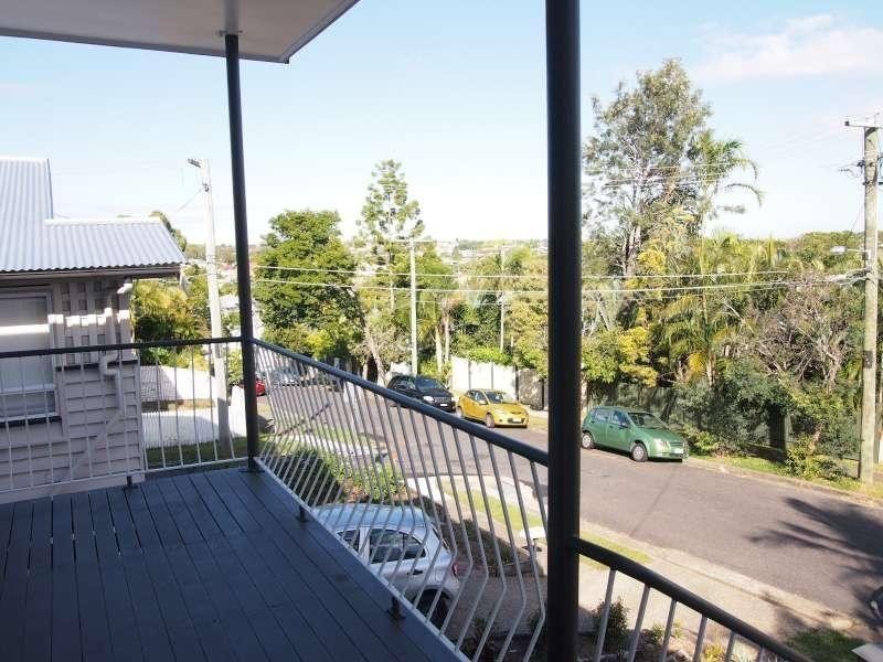 10 Brown Street, Camp Hill QLD 4152