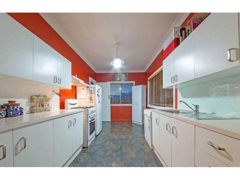 10 Brown Street, Camp Hill QLD 4152