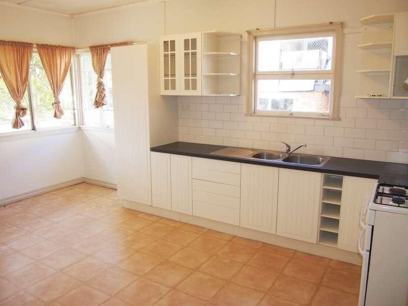 24 Bale Street, Rocklea QLD 4106