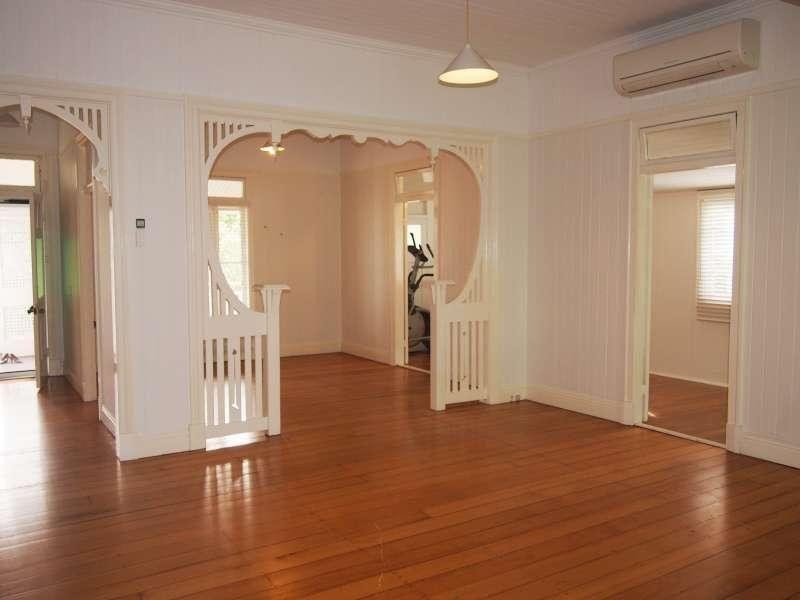 209 Bennetts Road, Norman Park QLD 4170