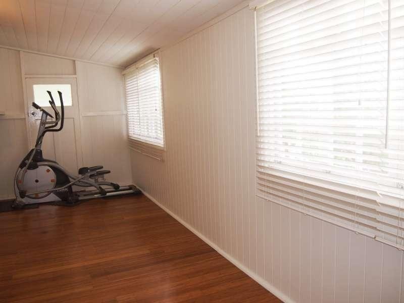 209 Bennetts Road, Norman Park QLD 4170