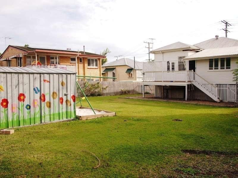 209 Bennetts Road, Norman Park QLD 4170