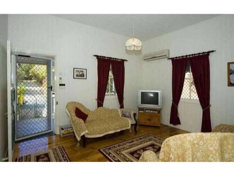 59 Peach Street, Greenslopes QLD 4120