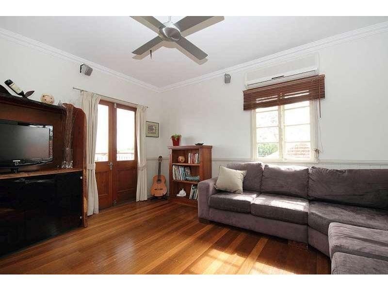 18 Milfoil Street, Manly West QLD 4179