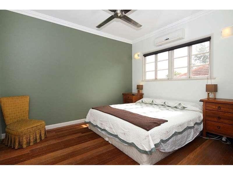 18 Milfoil Street, Manly West QLD 4179