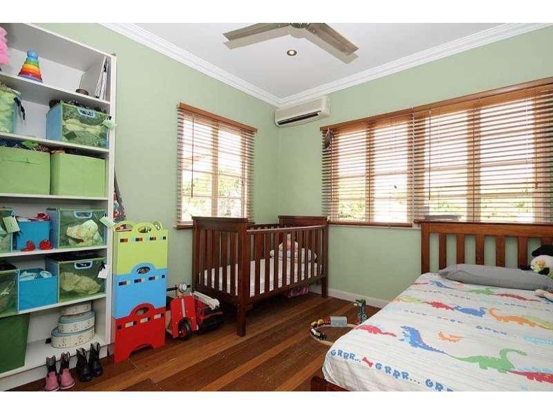 18 Milfoil Street, Manly West QLD 4179