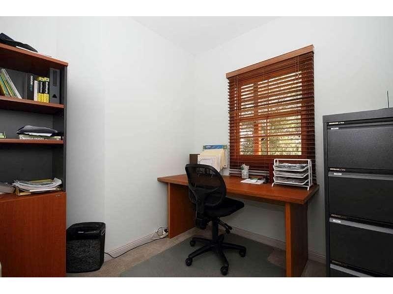 18 Milfoil Street, Manly West QLD 4179