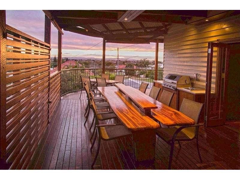 18 Milfoil Street, Manly West QLD 4179