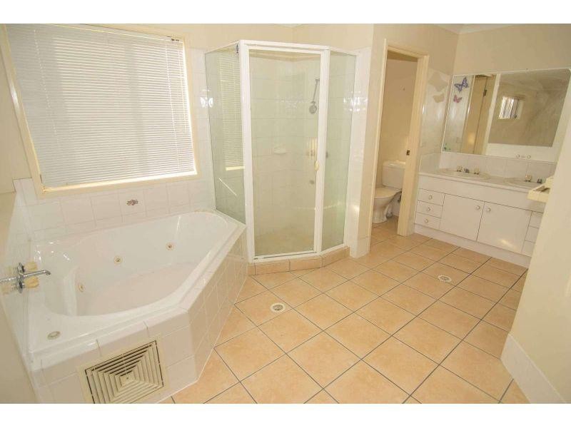 2 Glenbrook Avenue, Victoria Point QLD 4165