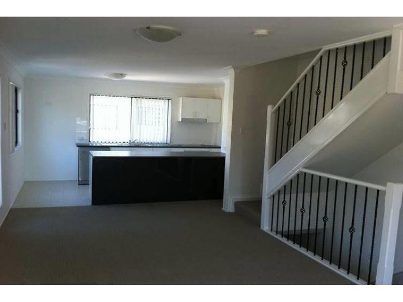 22/11 Portia Street, Kingston QLD 4114