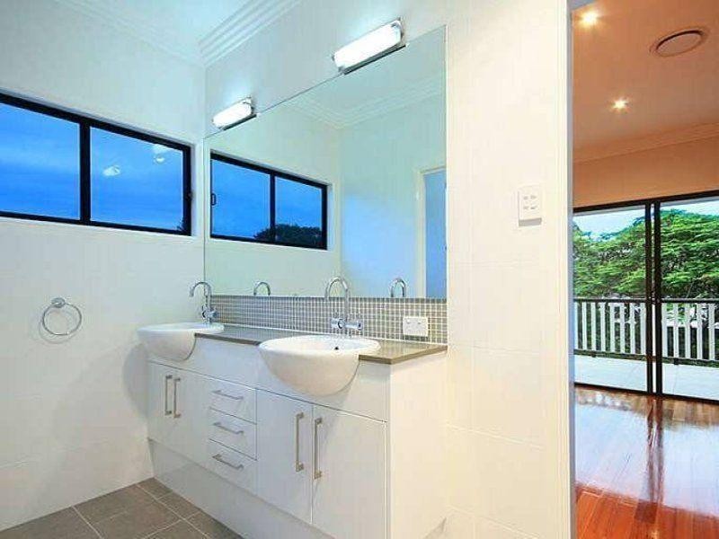 132 McIlwraith Street, Norman Park QLD 4170