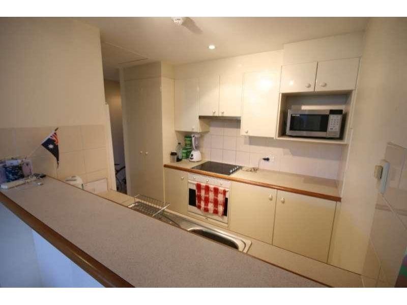 24/10 Goodwin Street, Kangaroo Point QLD 4169