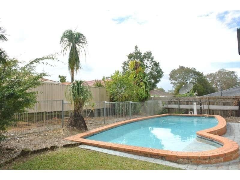 7 Edzell Place, Carindale QLD 4152