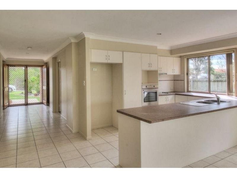 37 Fairway Drive, Meadowbrook QLD 4131