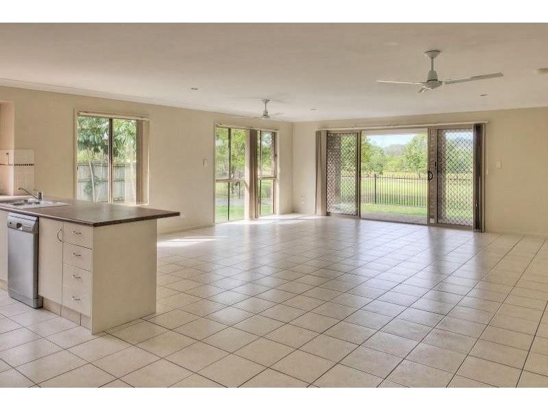 37 Fairway Drive, Meadowbrook QLD 4131