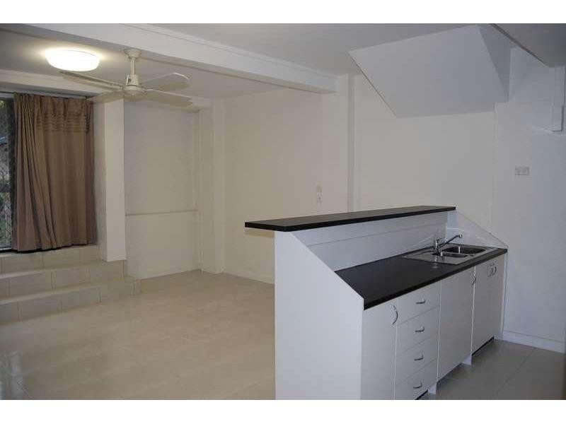 14 Flynn Street, Holland Park West QLD 4121