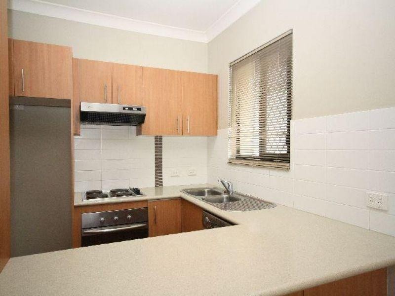 5/8 Kitchener Street, Coorparoo QLD 4151