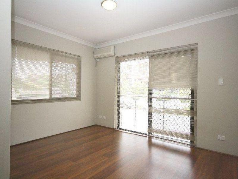 5/8 Kitchener Street, Coorparoo QLD 4151