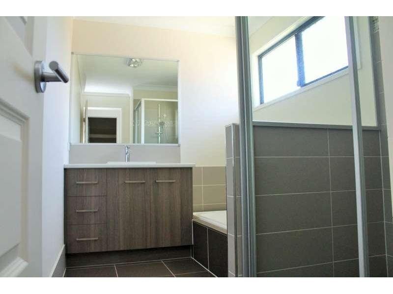 54 Wyena Street, Camp Hill QLD 4152