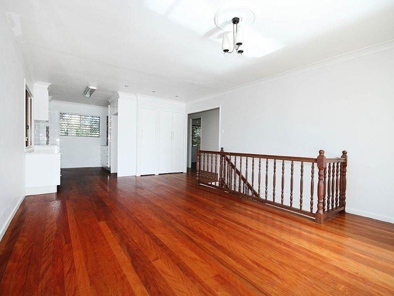 14 Veivers Street, Macgregor QLD 4109