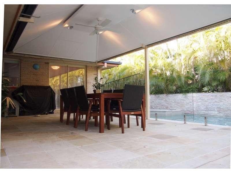 15 Oakley Street, Carindale QLD 4152