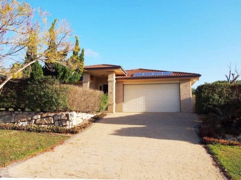 15 Oakley Street, Carindale QLD 4152