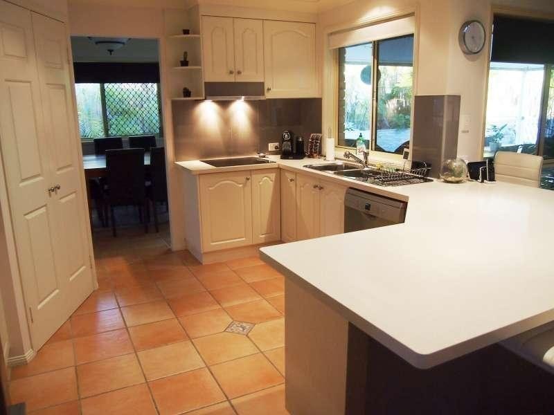 15 Oakley Street, Carindale QLD 4152