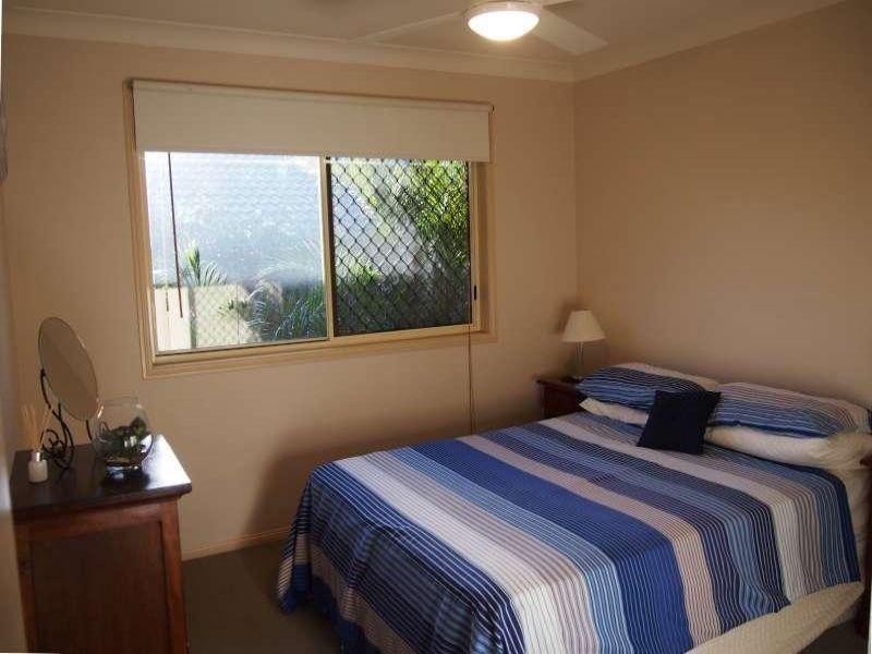 15 Oakley Street, Carindale QLD 4152