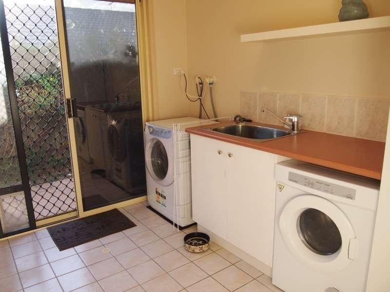 15 Oakley Street, Carindale QLD 4152