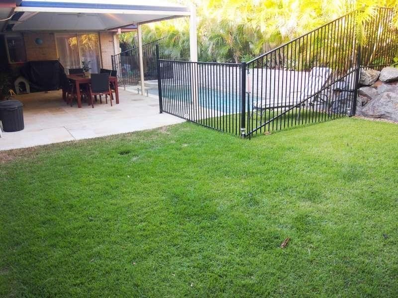 15 Oakley Street, Carindale QLD 4152