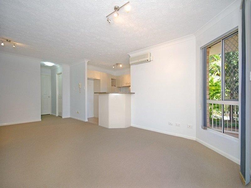 2/57 Derby Street, Coorparoo QLD 4151