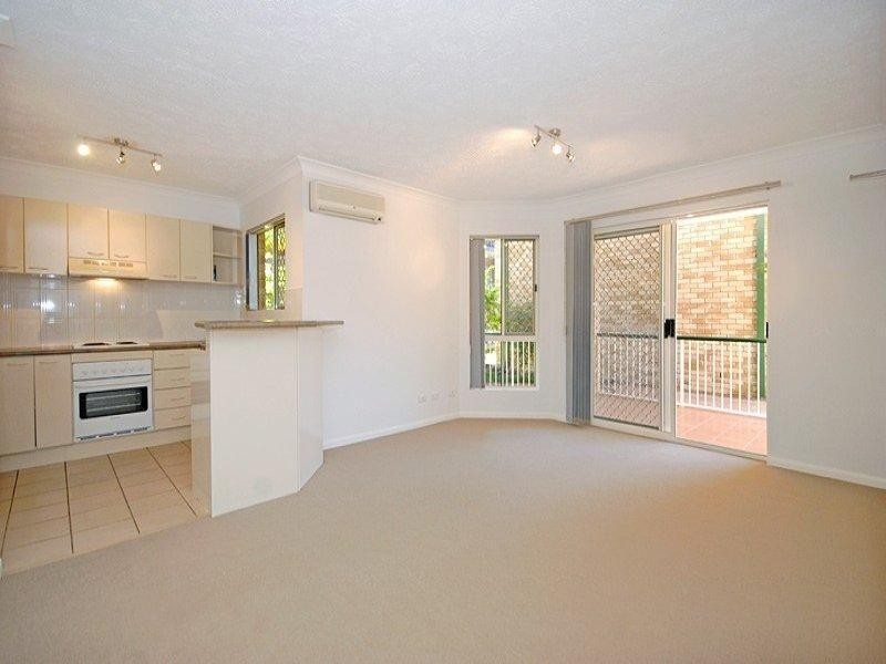 2/57 Derby Street, Coorparoo QLD 4151