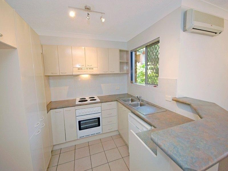 2/57 Derby Street, Coorparoo QLD 4151