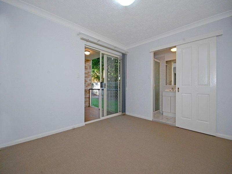 2/57 Derby Street, Coorparoo QLD 4151