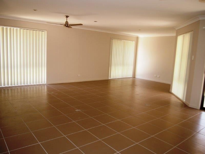 12 Wongabel Close, Waterford QLD 4133