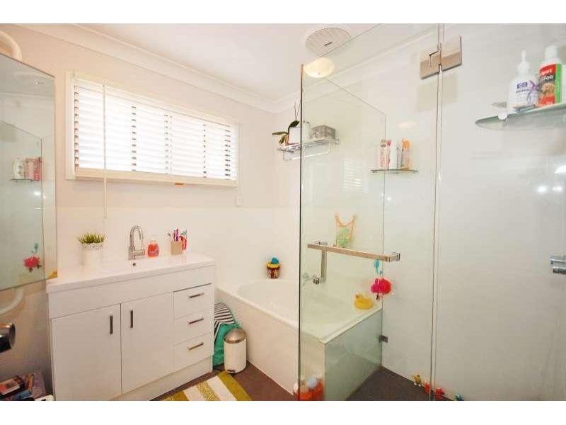 23 Ingleston Street, Wynnum West QLD 4178