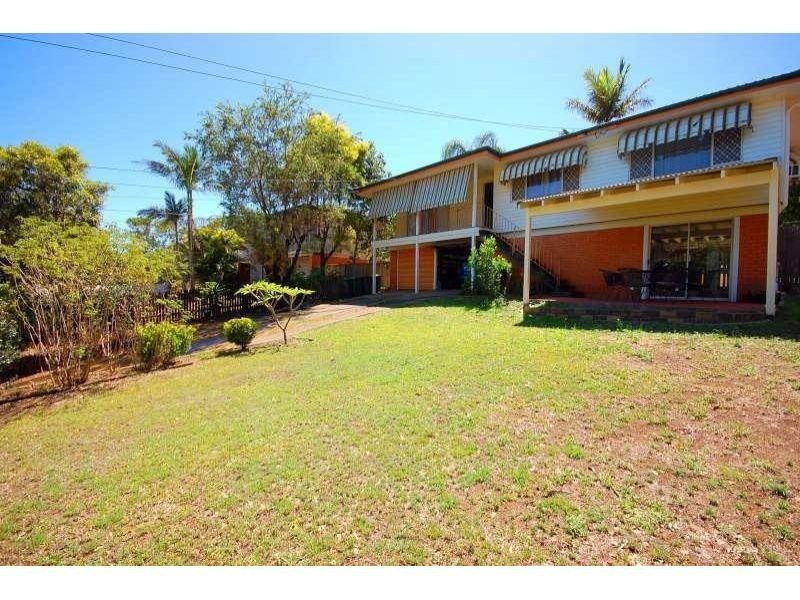 90 Pareena Crescent, Mansfield QLD 4122