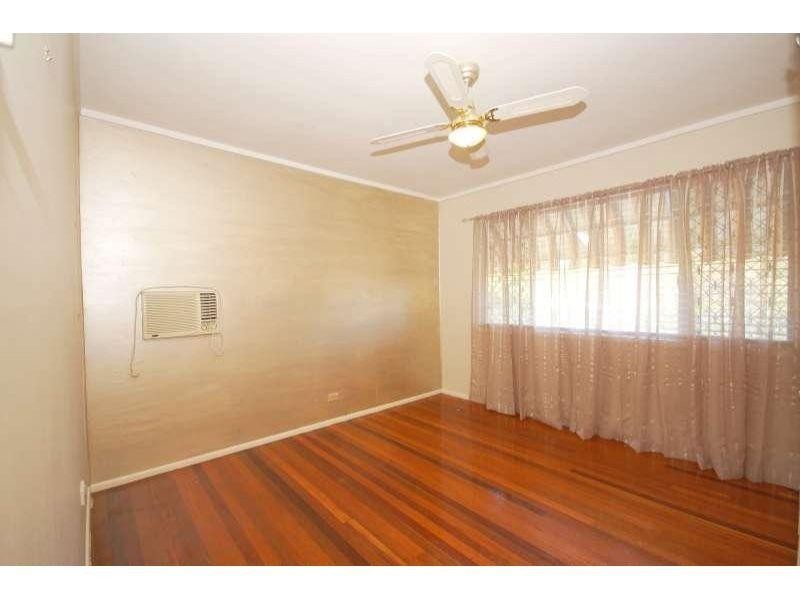 90 Pareena Crescent, Mansfield QLD 4122