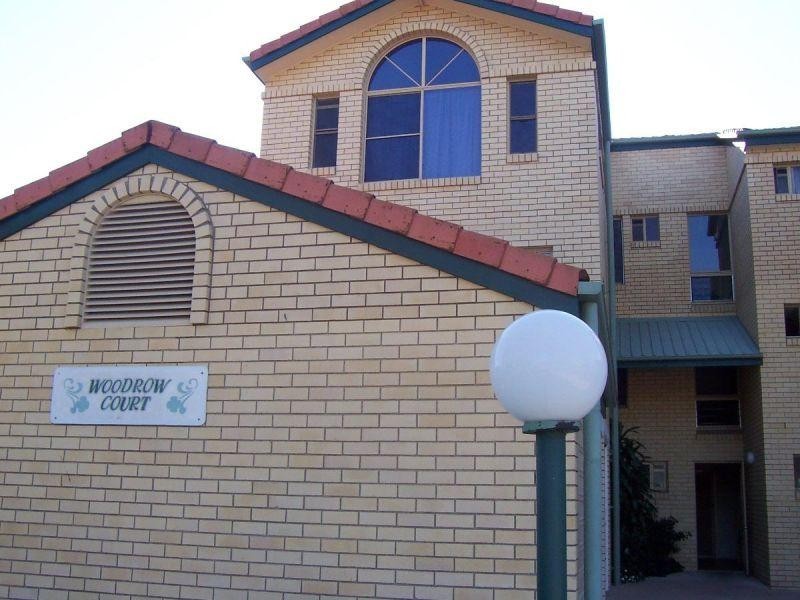 33 Woodrow Drive, Coorparoo QLD 4151