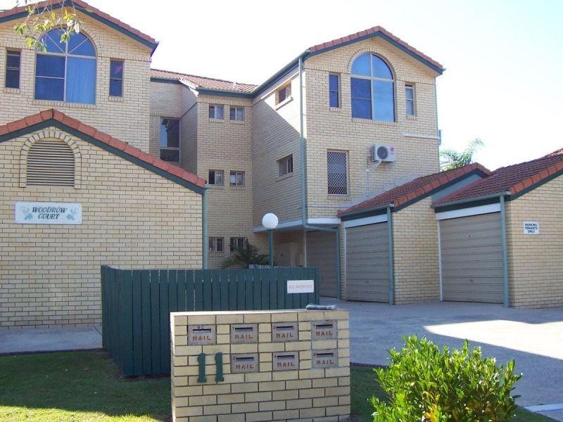 33 Woodrow Drive, Coorparoo QLD 4151