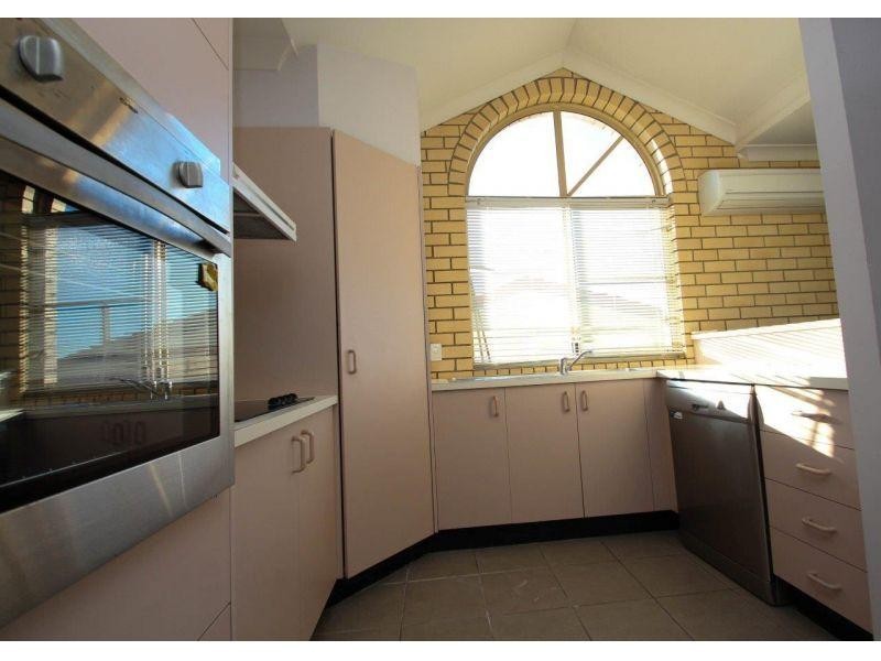 33 Woodrow Drive, Coorparoo QLD 4151