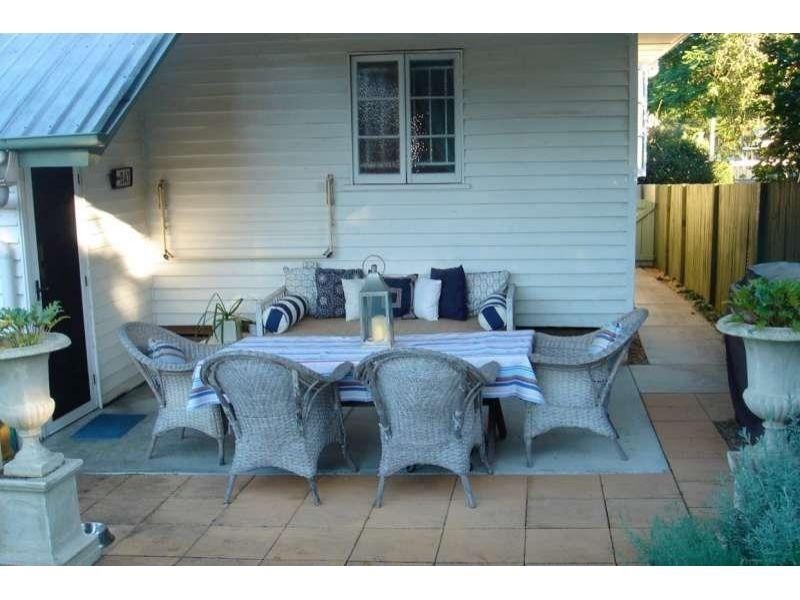 12 Ingleston St, Wynnum West QLD 4178