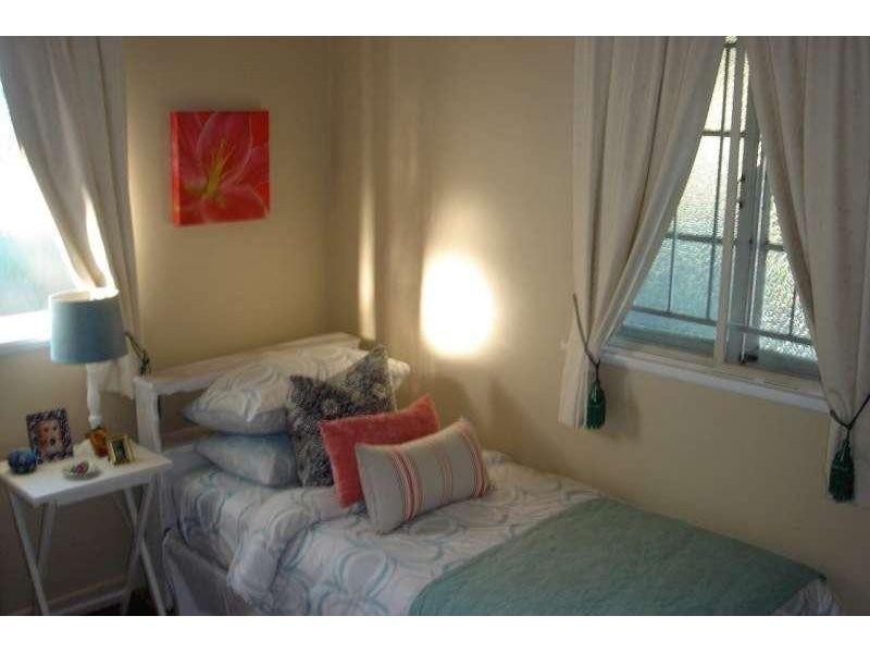 12 Ingleston St, Wynnum West QLD 4178