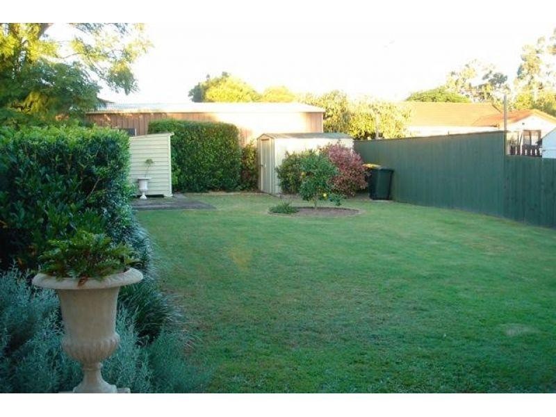 12 Ingleston St, Wynnum West QLD 4178