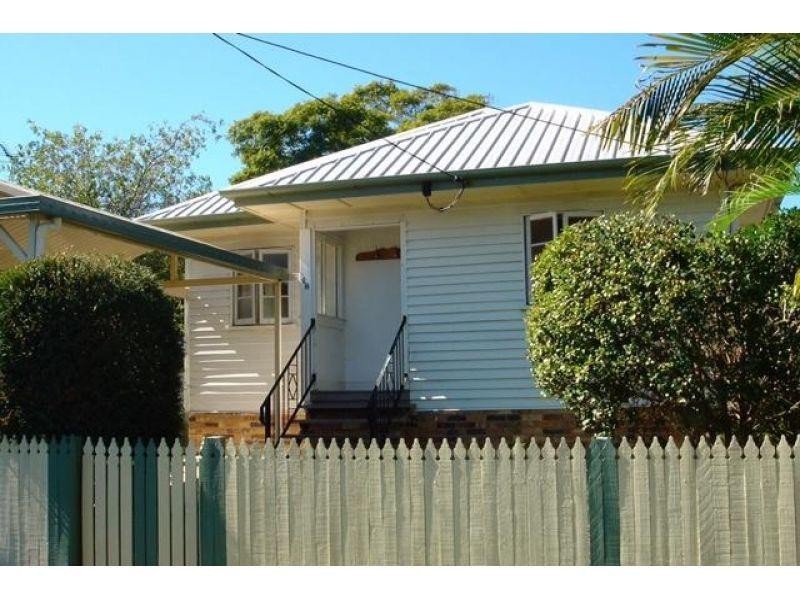 12 Ingleston St, Wynnum West QLD 4178