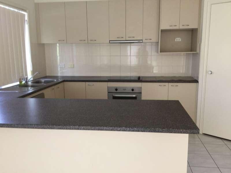 16 Holland Place, Carindale QLD 4152