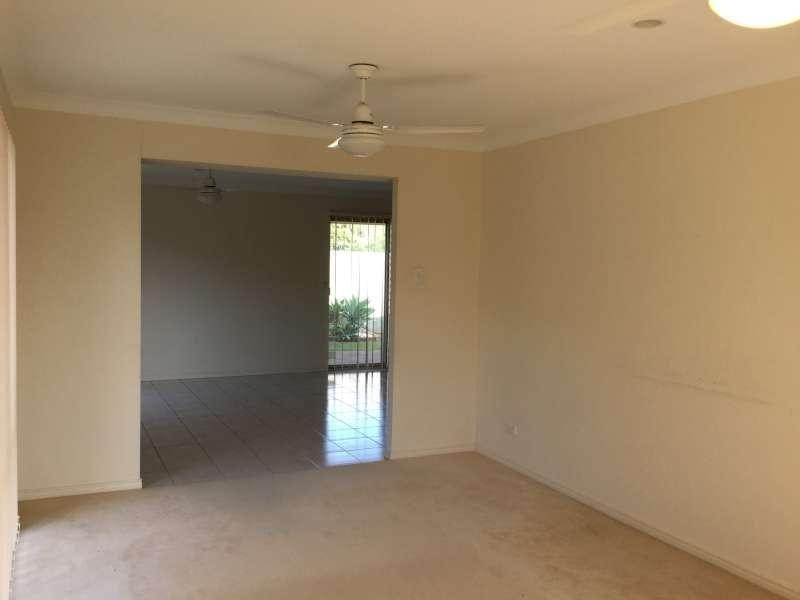 16 Holland Place, Carindale QLD 4152