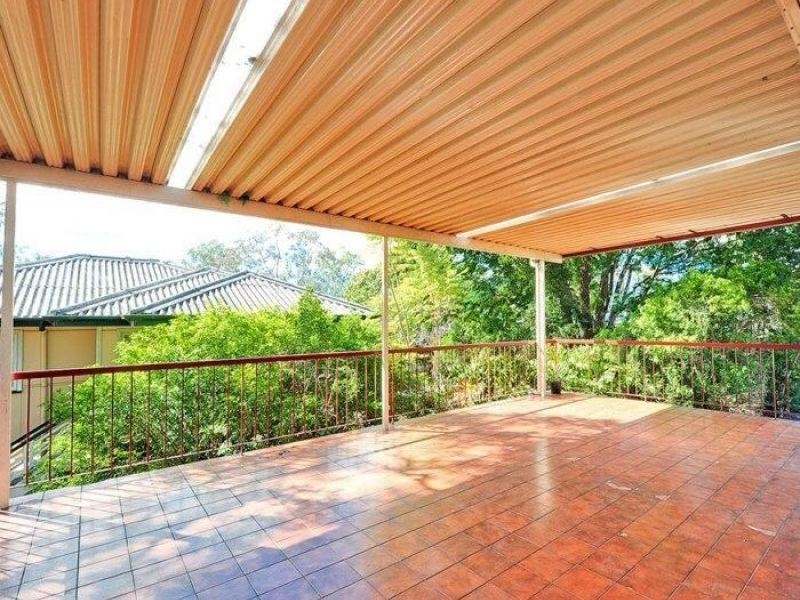 147 Nursery Road, Holland Park West QLD 4121