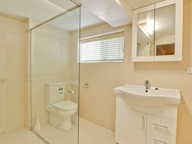147 Nursery Road, Holland Park West QLD 4121