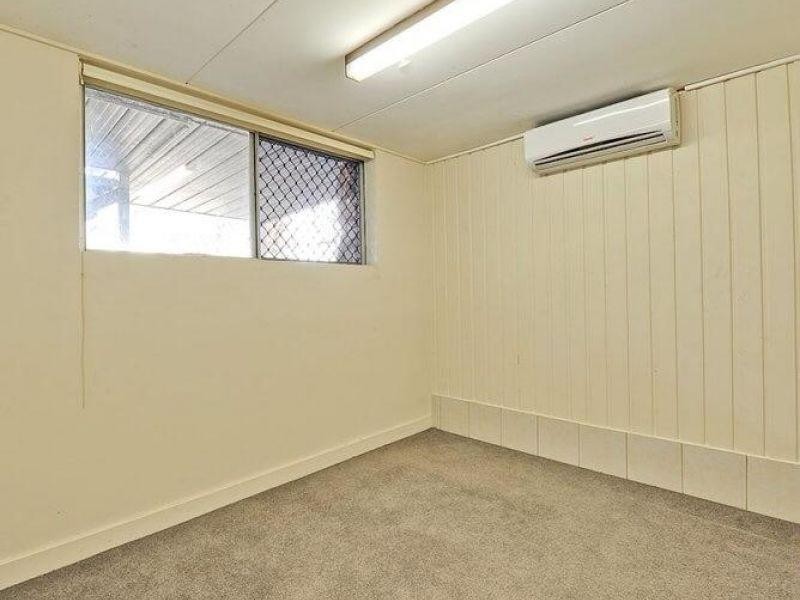 147 Nursery Road, Holland Park West QLD 4121